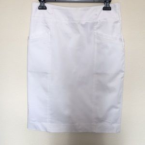 ✨H&M pencil skirt in white✨